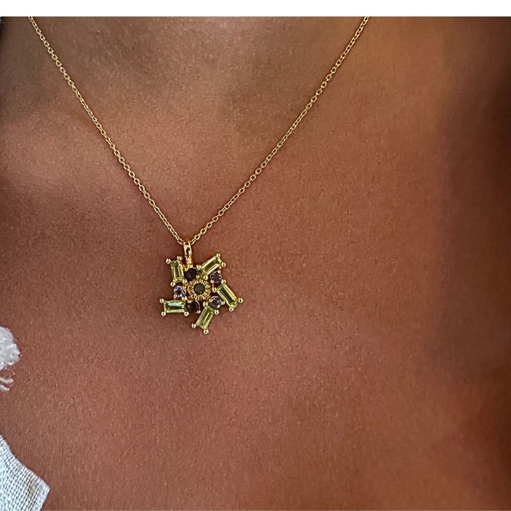 Collar Solaris Halo – Peridoto & Iolita