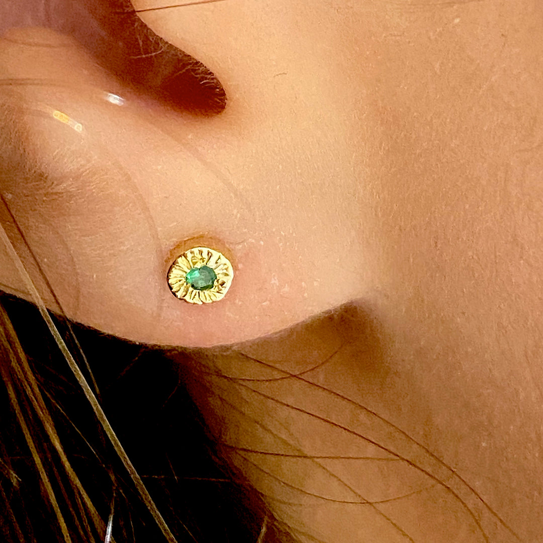 Mini Sun Studs – Emerald